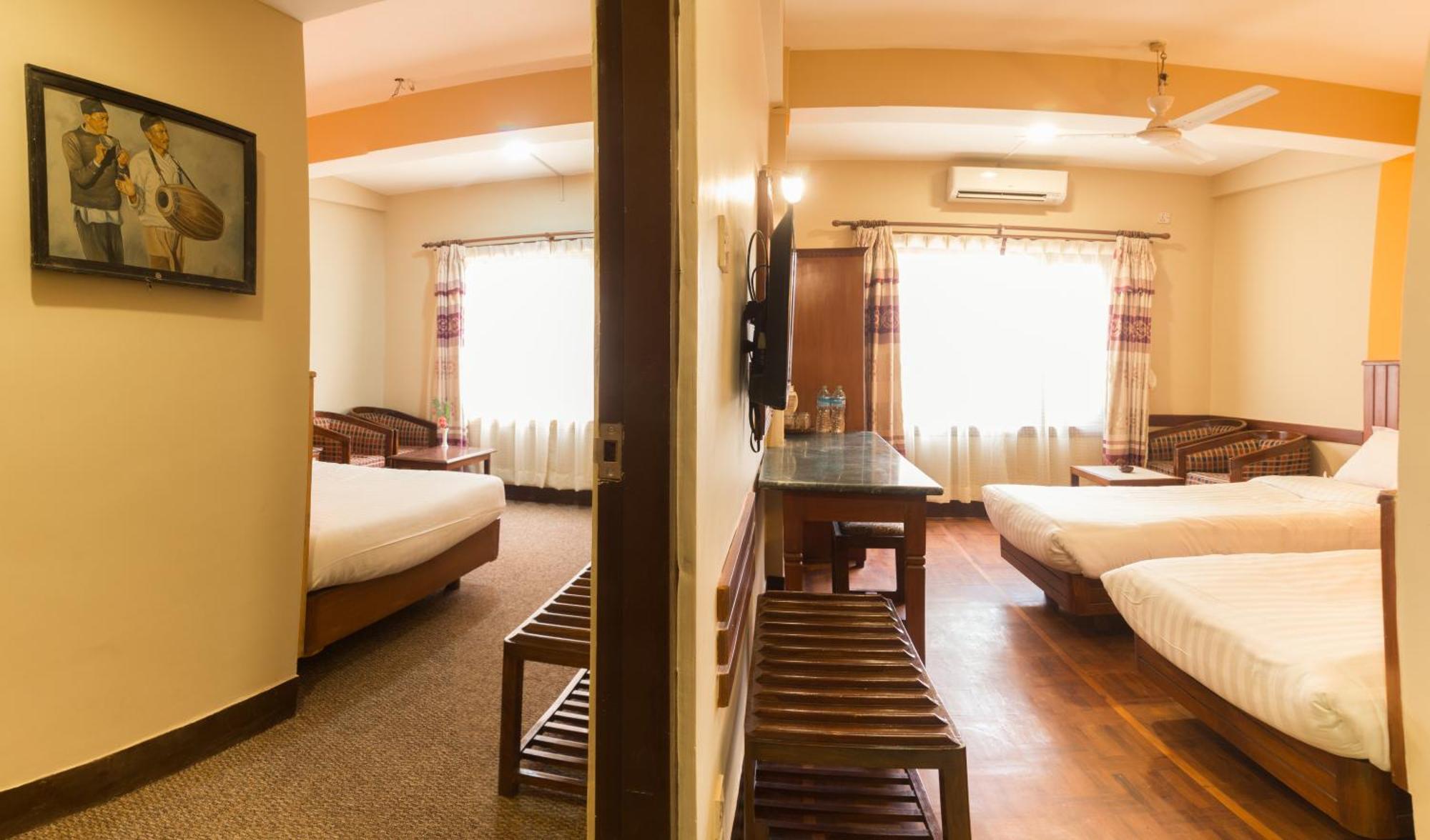 Little Nepal Inn Katmandou Extérieur photo